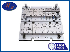 五金連續(xù)模